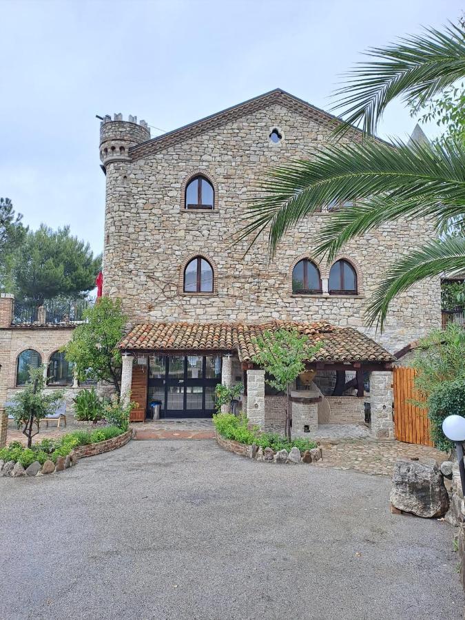 Hotel Lo Smeraldo Roccavivara Esterno foto